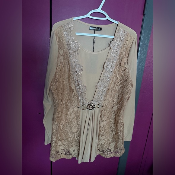 Vitonglian Tops - Elegant Lace Beige Women's Top